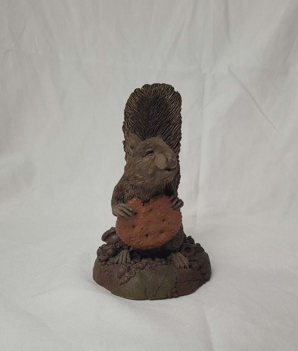 Tom‎ Clark Wolfe Cairn 1991 FRITZ Squirrel W/CRACKER VTG Figurine 9009 #27